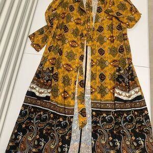 Refinity Yellow and Black Patterned Duster